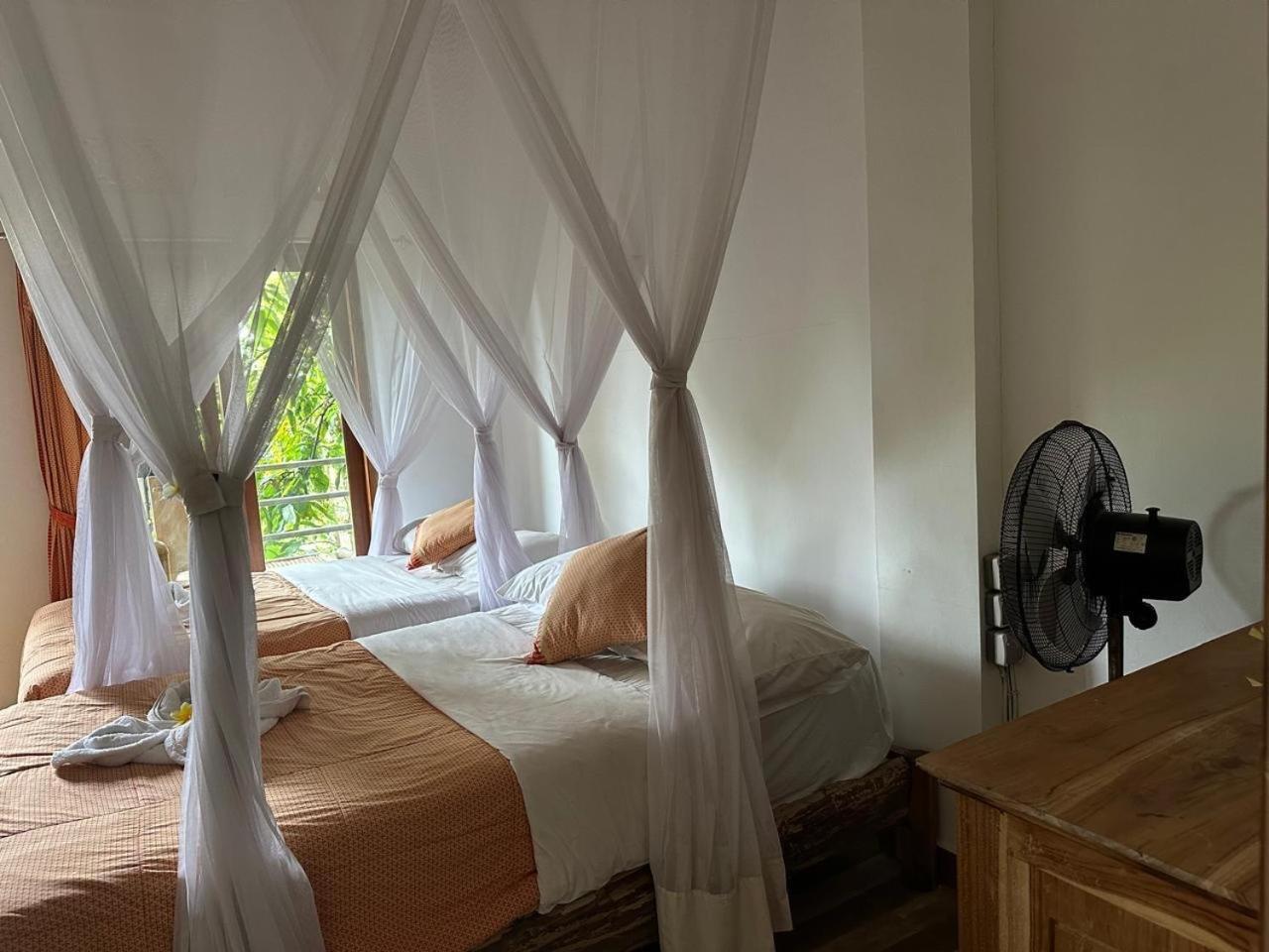 Hotel Omunity Bali à Singaraja Extérieur photo