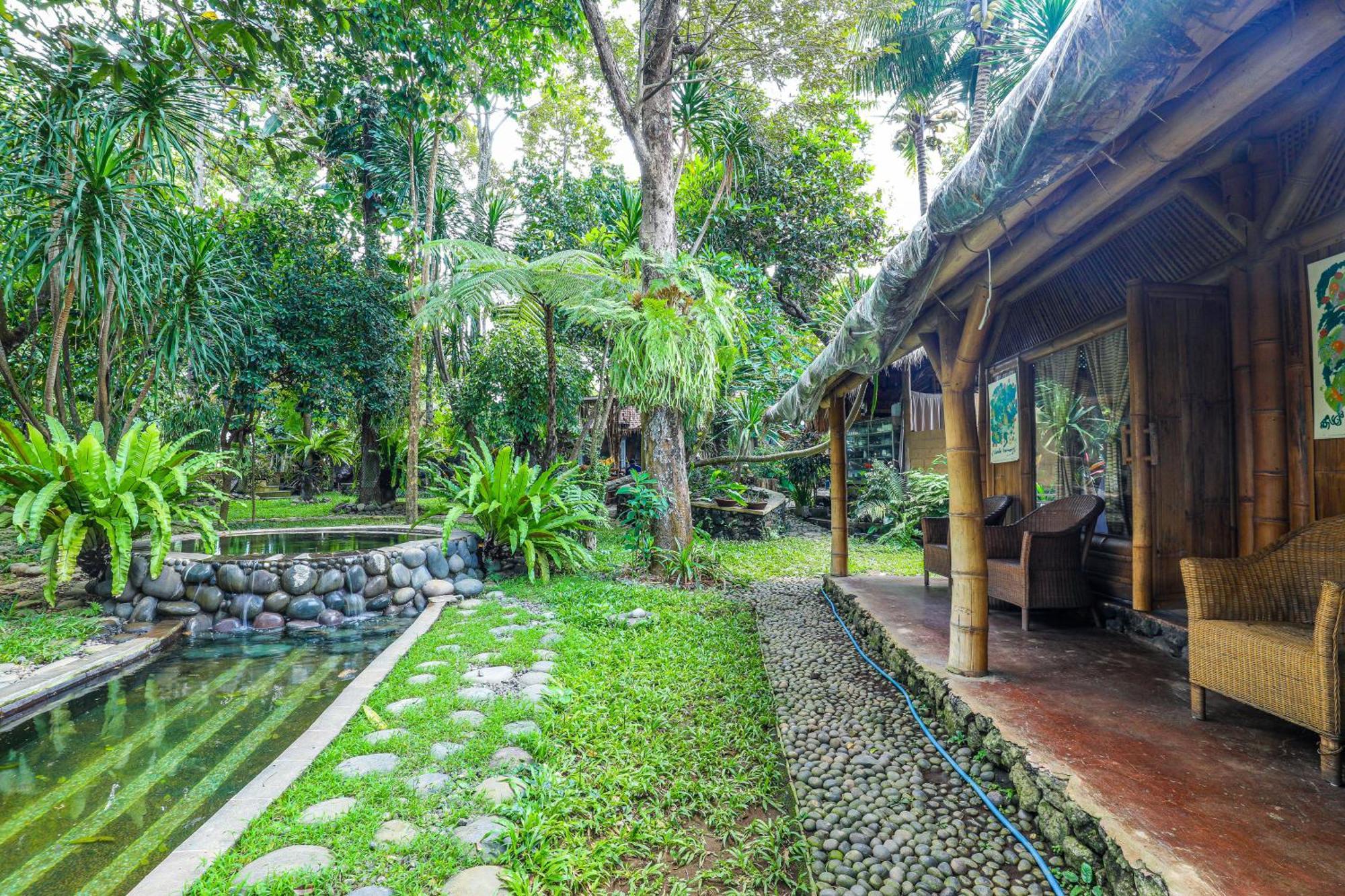 Hotel Omunity Bali à Singaraja Extérieur photo