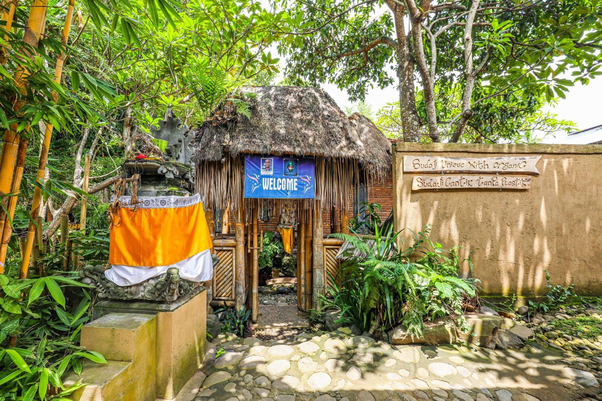 Hotel Omunity Bali à Singaraja Extérieur photo