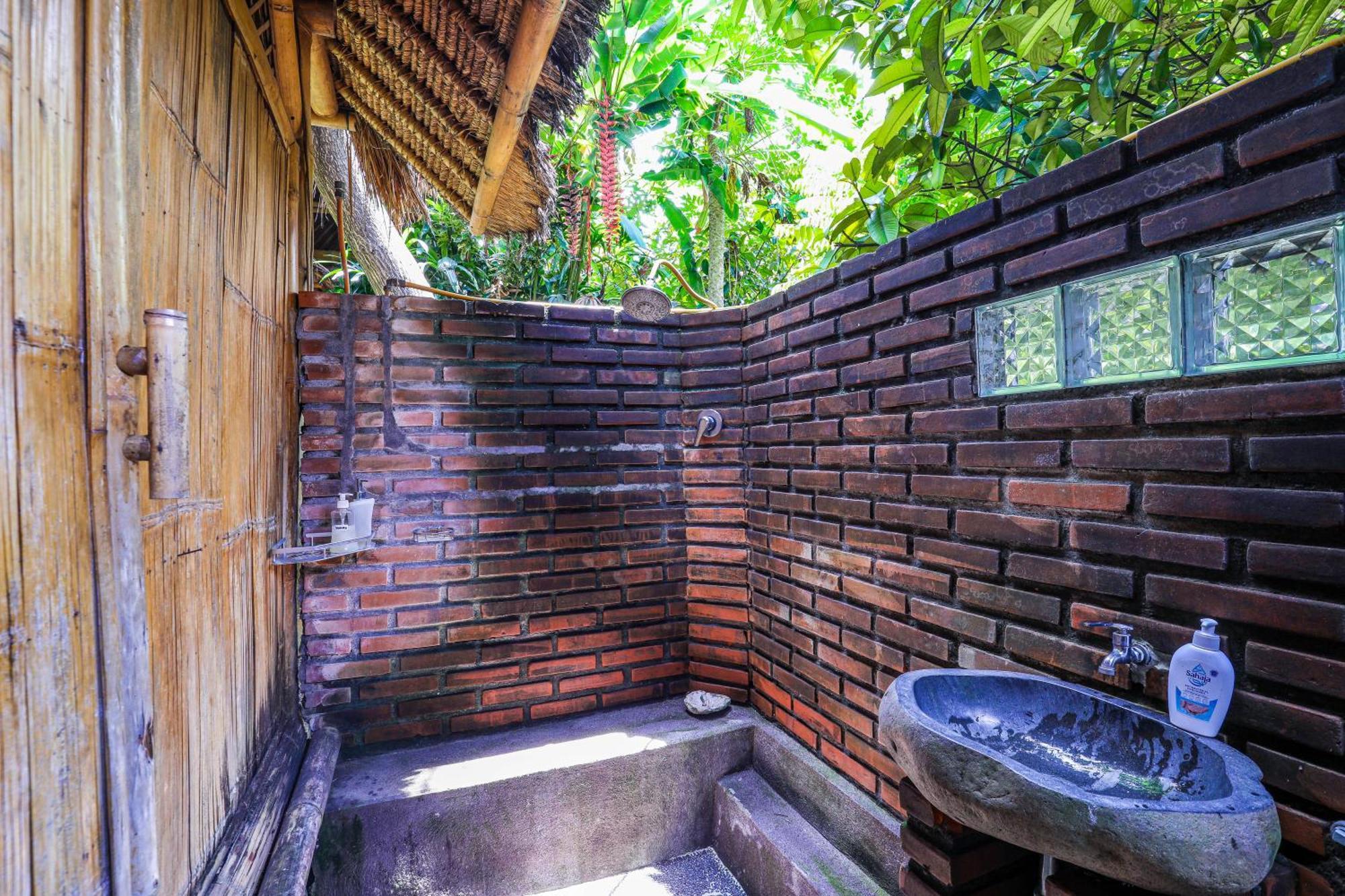 Hotel Omunity Bali à Singaraja Extérieur photo