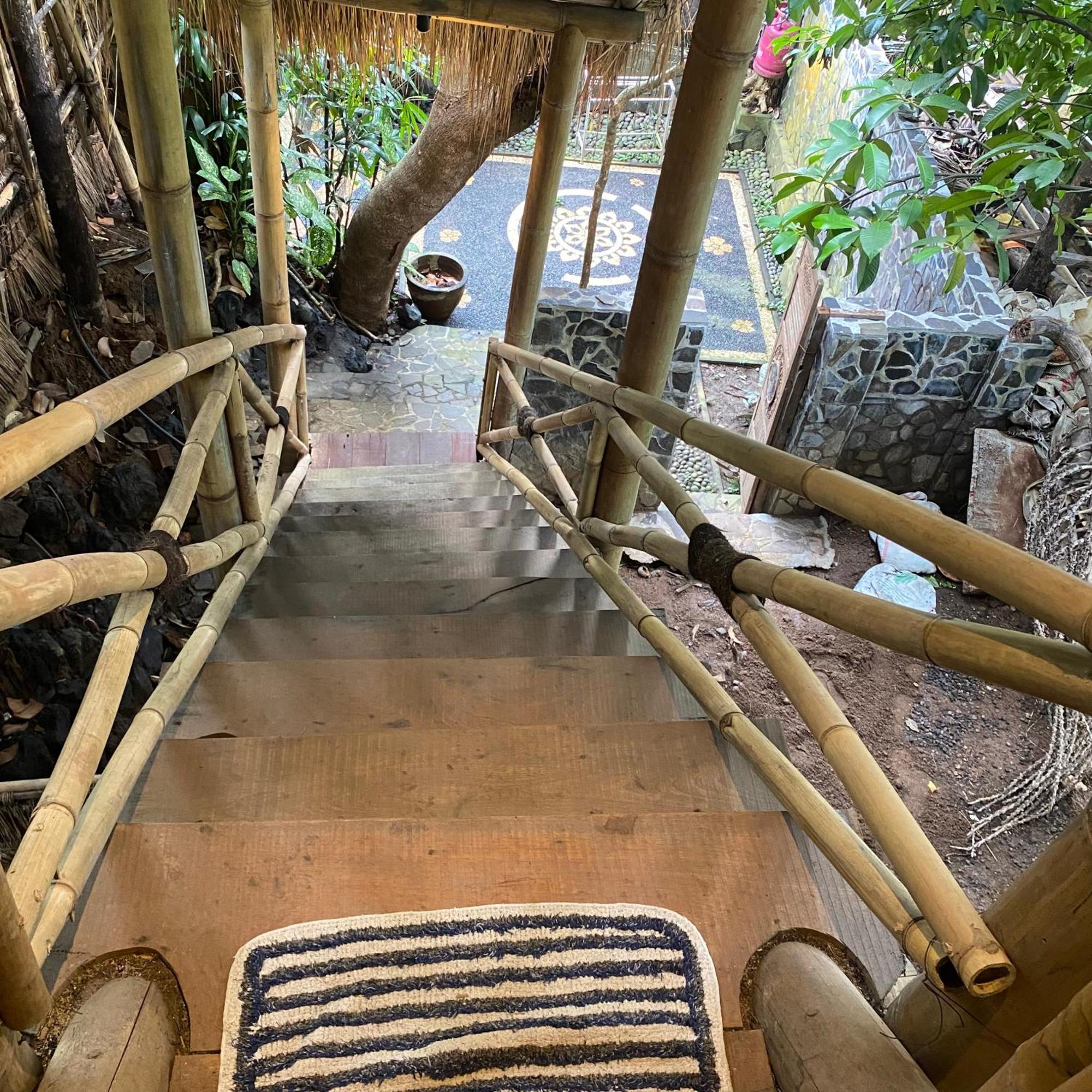 Hotel Omunity Bali à Singaraja Extérieur photo